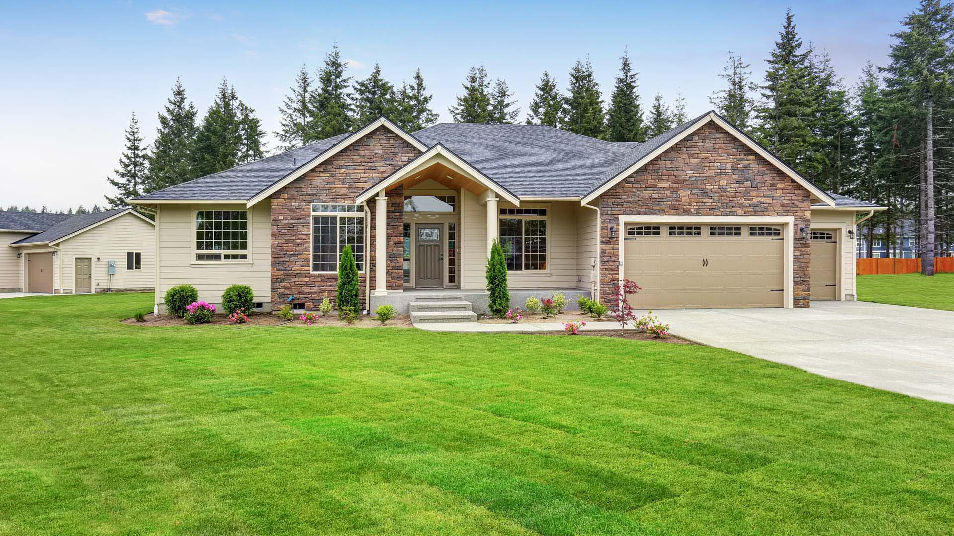 cottage-home-cute-lawn