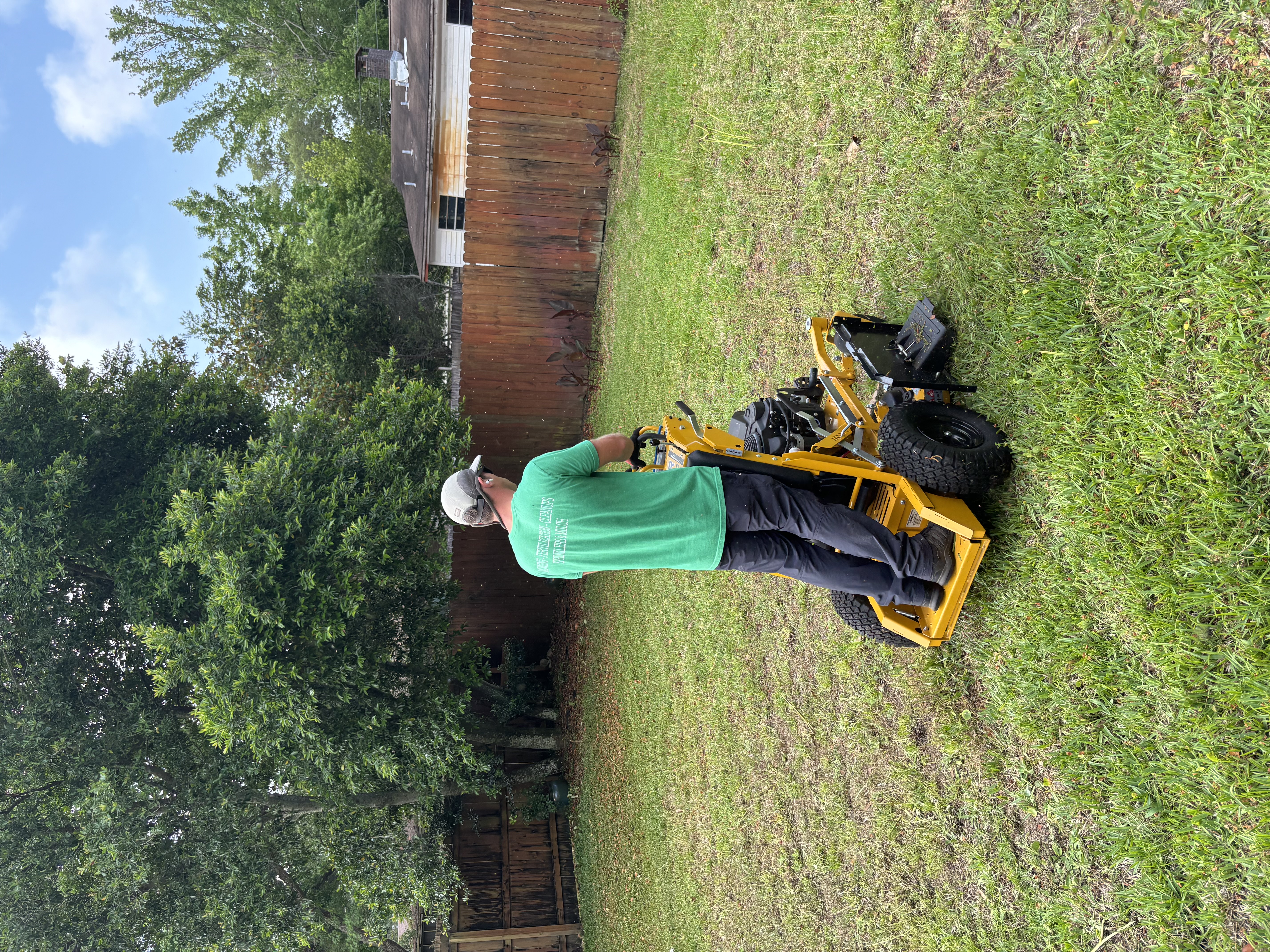 Fort Walton Beach Florida Lawn Property Cleanup: Enhancing Curb Appeal with Professional Services Thumbnail